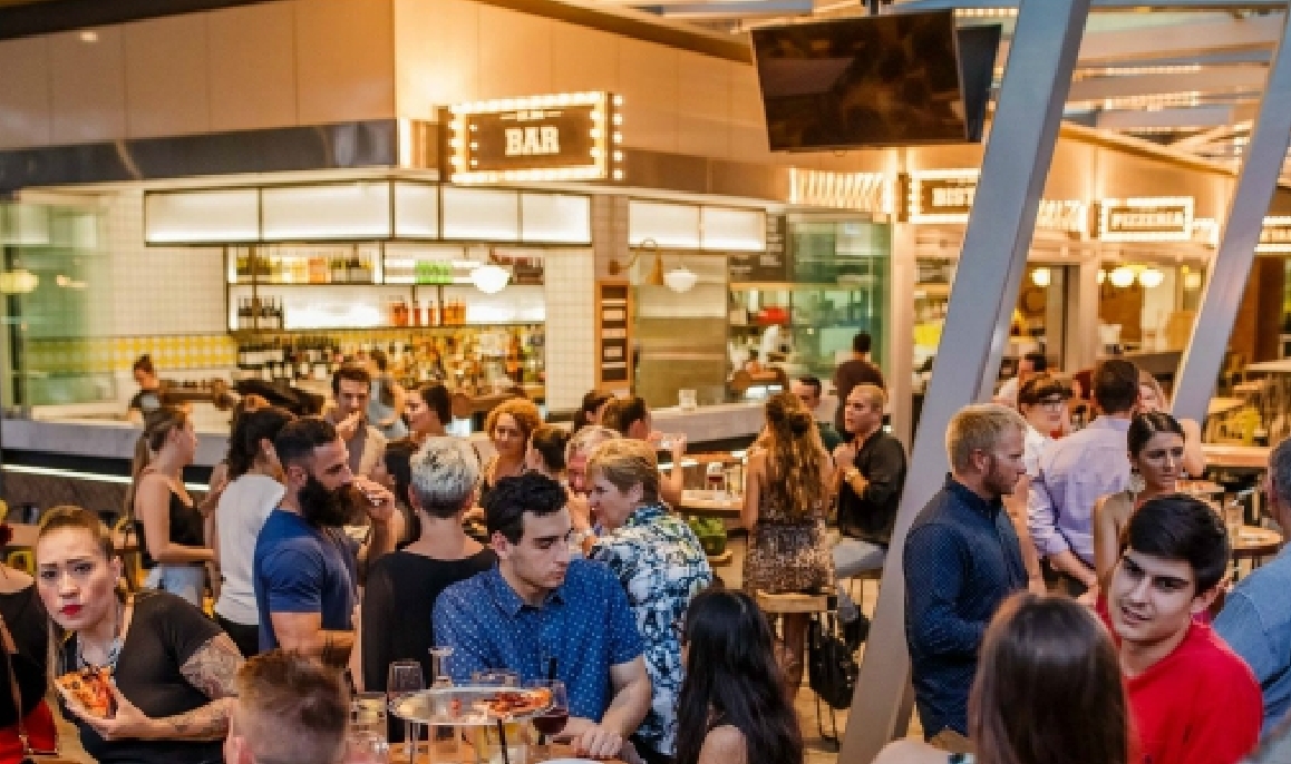 Communal Bar And Eat House
